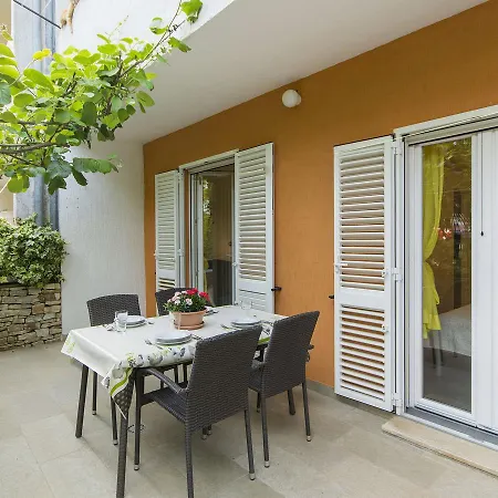 Lovely Apartment In Porec Near Beach * Poreč