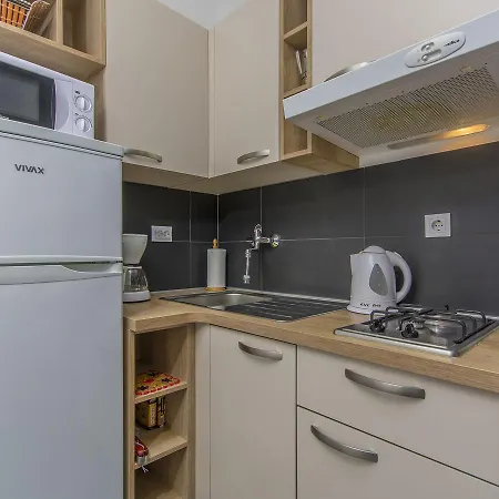 Lovely Apartment In Porec Near Beach Daire Poreč