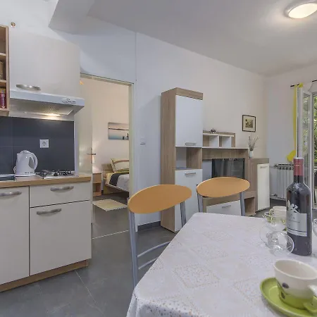 Lovely Apartment In Porec Near Beach