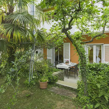 Lovely Apartment In Porec Near Beach Daire *
